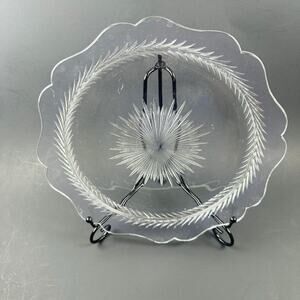 Jeannette Sunburst Herringbone Dinner Plate Laurel Cutting, Depression 1935 VTG